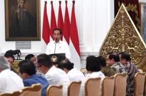 Jokowi: “Bisa Saja Reshuffle”