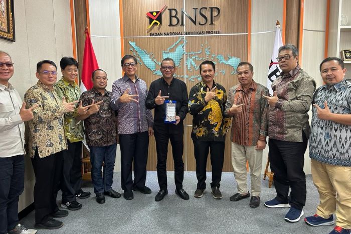 Lembaga Sertifikasi Profesi Pasar Modal (LSP PM) dengan melakukan diskusi dan konsultasi penting dengan Ketua dan Anggota Komisioner Badan Nasional Sertifikasi Profesi (BNSP), Jakarta (15/3/24)