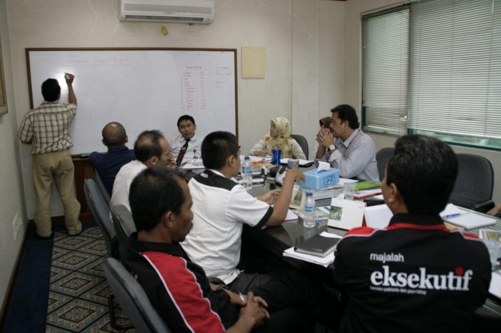 Majalah EKSEKUTIF eksis di majalah cetak dan eksekutif.com