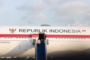 Pesawat Garuda Indonesia-1 Mendarat di Base Ops Halim Perdanakusuma, Bawa Oleh-Oleh Investasi Rp90 Triliun