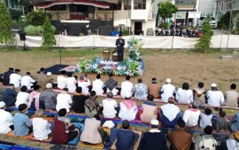 Ratusan Warga Bintara Jaya Menengadah Harap, Memohon Hujan di Tengah Cuaca Panas Ekstrem